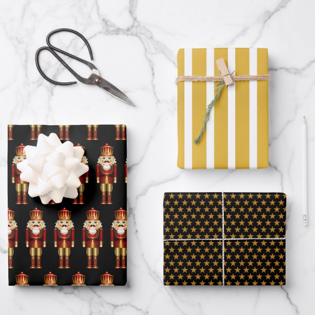 Red and Gold Christmas Nutcrackers Wrapping Paper Geschenkpapier Set (Vorderseite)