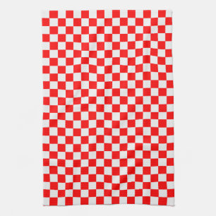 Red and White Classic Checkerboard von STaylor Handtuch
