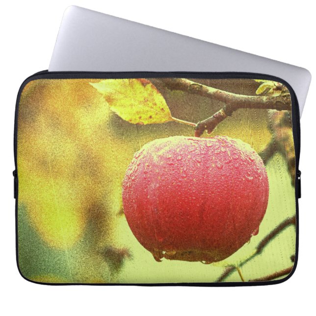 "Red Apple" Niedliches Foto. Jetzt kaufen Laptopschutzhülle (Vorderseite)