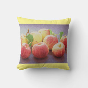 "Red Apples Fruit" Niedliches Foto. Jetzt kaufen Kissen