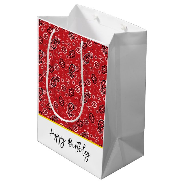 Red Bandana Yellow Happy Birthday Text Western Mittlere Geschenktüte (Rückseite Schrägansicht)