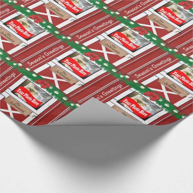 Red Barn Door 1 Foto Custom Country Holiday Geschenkpapier (Ecke)