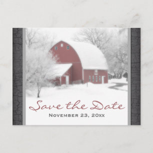 Red Barn im Winter Wedding Save the Date Post Card Ankündigungspostkarte