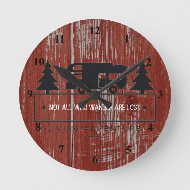 Red Barnwood Travel Quote Not All Who Wander Runde Wanduhr (Vorderseite)