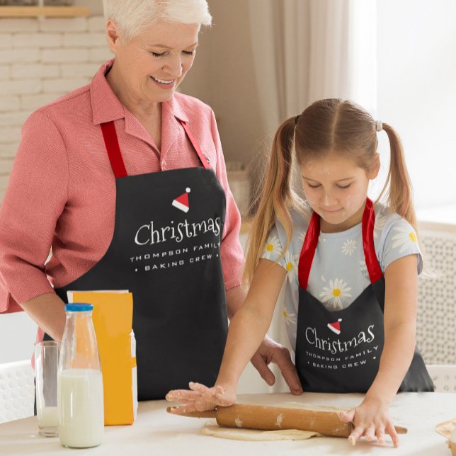 Red Black Christmas Baking Crew Custom Family Schürze (Christmas baking crew family custom aprons.)