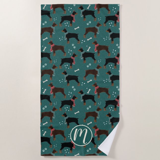 Red & Black Dobermans in Scarves Wintermuster Strandtuch (Vorderseite)