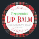 Red Black Kariert Christmas Peppermint Lip Balm Runder Aufkleber<br><div class="desc">Sobald Ihre Lippenbalsam Set in ihren Töpfen und Röhren haben,  können Sie diese Weihnachtsaufkleber hinzufügen,  um Ihre Verpackung besonders festlich aussehen zu lassen. Das Design ist rot und schwarz kariert unter einem weißen Textrahmen.</div>