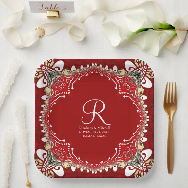 Red Bohemisch Batik Monogram Wedding Pappteller (Hochzeit)
