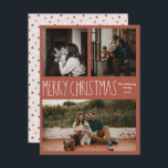 Red Boho Polka Dot Christmas Classic Drei-Foto Feiertagskarte<br><div class="desc">Diese roten Polka dot Christmas klassische 3-Foto-Urlaubskarte ist perfekt für Ihren modernen böhmischen Landgasthof-inspiriert Urlaub Gruß. Der klassische rustikale, aber feine handgezeichnet Schriftart verleiht ihm einen erdigen Vintagen Look und behalte ihn niedlich und einfach. Die Polka-Punkte kommen in Erdtönen wie Rot, Salbei, Rosa, Rosa, Terrakotta, Rost und Bräune. Das Design...</div>
