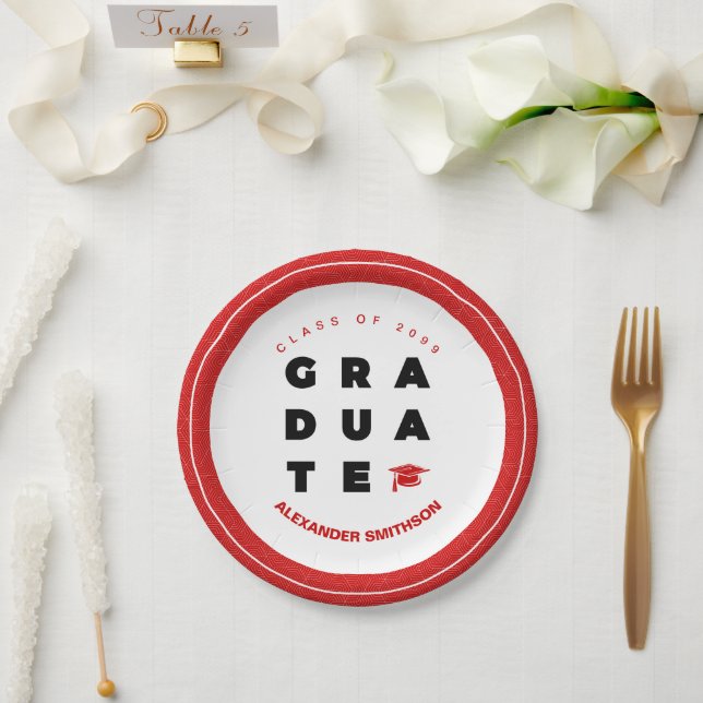 Red Bold GRADUATE Letters and Cap Abschluss Pappteller (Hochzeit)