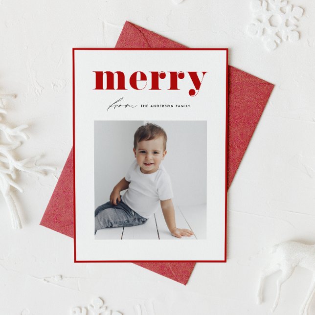 Red Bold Retro Merry Typografie Foto Weihnachten (Celebrate the holidays with this stylish photo card featuring bold red "merry" retro lettering.)