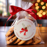 Red Bow Christmas Runder Aufkleber<br><div class="desc">Red Bow und pinecone Weihnachten themed Design.</div>