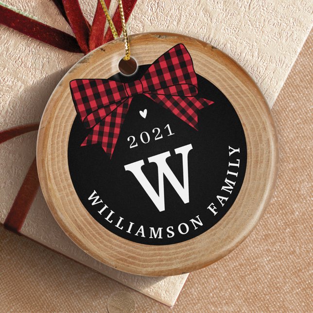 Red Buffalo Kariert Bow Monogram & Foto Wood Slice Keramik Ornament (Red Buffalo Plaid Bow Monogram & Photo Wood Slice Ceramic Ornament)