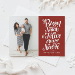 Red Buon Natale Calligrafy Weihnachtsgebäck Foto Feiertagspostkarte<br><div class="desc">Buon Natale e Felice Anno Nuovo! Senden Sie Ihre Urlaubswünsche mit dieser individuell gestaltbaren Weihnachtspostkarte an Freunde und Familie. Diese italienische Weihnachtskarte zeichnet sich durch moderne Kalligraphie aus. Personalisieren Sie diese,  indem Sie Ihre Daten hinzufügen. Dieses Foto Weihnachts-Postkarte ist in anderen Farben und Karton erhältlich. Matching-Elemente sind verfügbar.</div>