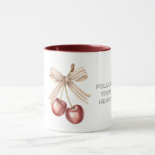 Red Cherries with Cream White Stripes Bow Tasse (Zentrum)