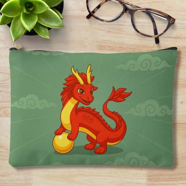 Red Chinese Dragon on Green Zubehörtasche (Von Creator hochgeladen)
