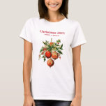 Red Christmas Baubles mit Holly Festivals T-Shirt<br><div class="desc">Weihnachts-T - Shirt mit einer Vintagen Darstellung. 3 rote Weihnachtsbaumbläschen umgeben von grünen Heiligen und Beeren. Stilvolles Retro-Design.</div>