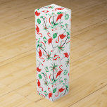 Red Christmas Flamingo Multi Weinbox<br><div class="desc">Ein lustiges, festliches, flamingo-Design mit einer Retro-Touch in Rot und Grün. Ein roter Flamingo weht im Wasser neben einer Palme, die mit Weihnachtsbaumchen und Band dekoriert ist. Ein individuell anpassbares Design für Sie, um mit Ihrem eigenen Text, Bildern und Ideen zu personalisieren. Ein originelles digitales Kunstbild, das von Jess Perry...</div>