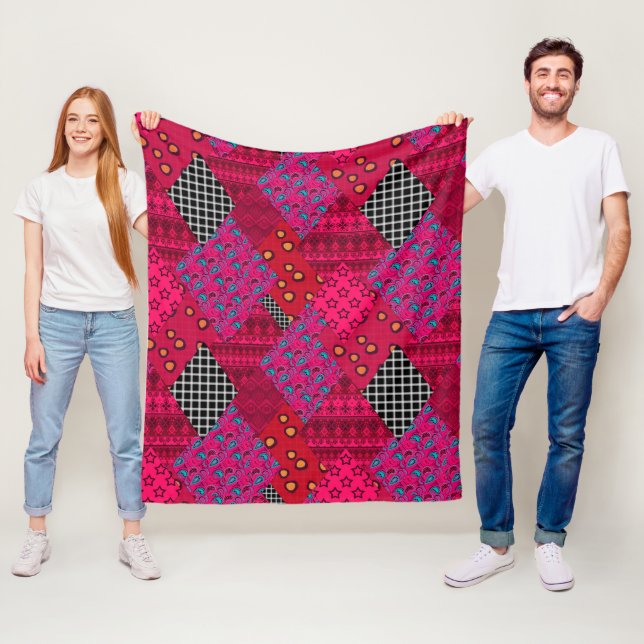 Red Crimson Colorful Patchwork Fleecedecke (Beispiel)