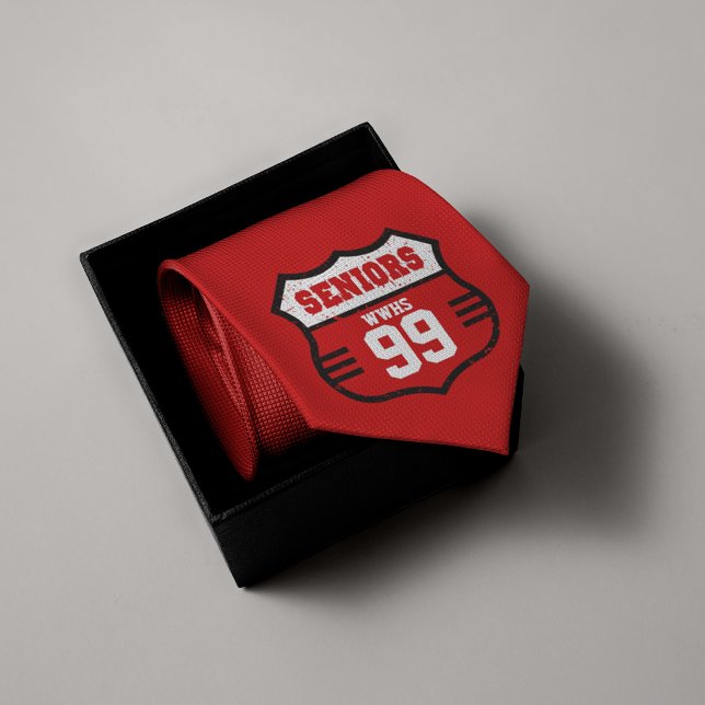 Red Distressed Seniors Road Sign Krawatte (Von Creator hochgeladen)