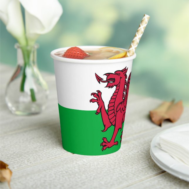Red Dragon Celtic Flag Wales & Welsh Pappbecher (In Situ)