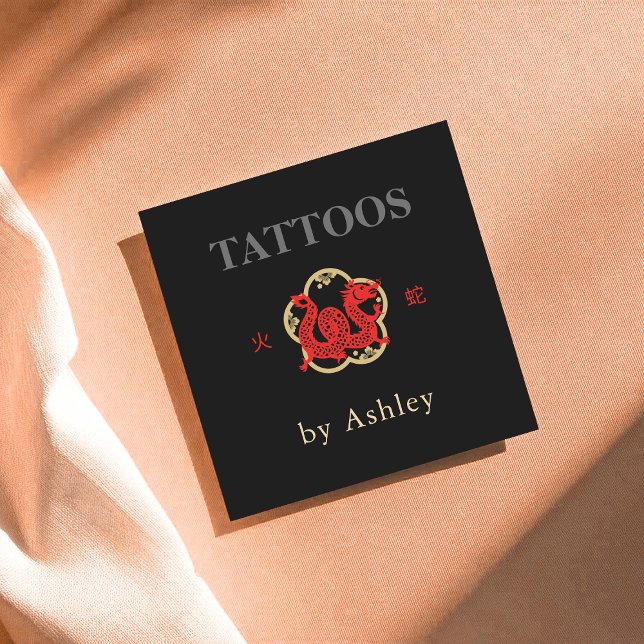 Red Dragon Tattoo Artist  Quadratische Visitenkarte (Von Creator hochgeladen)