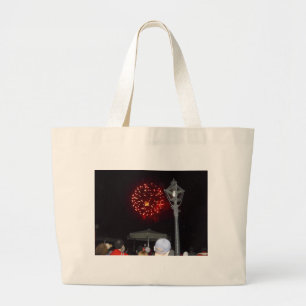 Red Fireworks Celebration mit Lamppost Image Jumbo Stoffbeutel