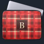 Red Flannel Look Kariert mit Custom Monogram Laptopschutzhülle<br><div class="desc">Für den gemütlichen rustikalen Look des warmen, roten Flanellchens wird dieses karierte, klassische Design mit einem passenden Monogramm verziert, das Sie mit Ihrem eigenen Original oder anderen Text bearbeiten können.</div>