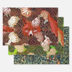 RED FOXES UNTER WEISSEN GRÜNEN BLÄTTER UND FOLIAGE