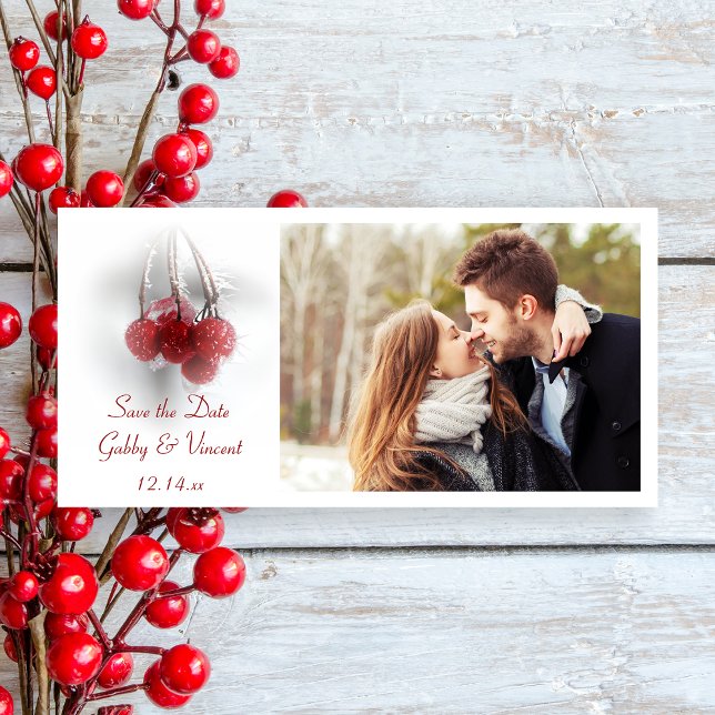 Red Frosty Berries Winter Wedding Save the Date (Von Creator hochgeladen)