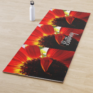 Red gerbera daisa Blume fügen Sie Ihr Namensskript Yogamatte