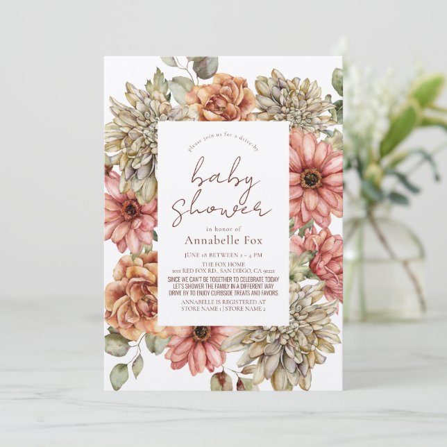 Red Gerbera & White Dahlia Drive-by Baby Shower Einladung (Stehend Vorderseite)