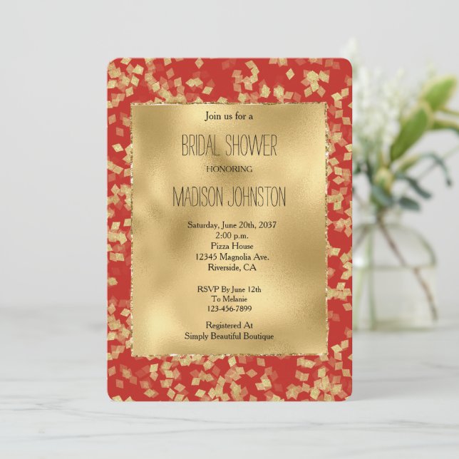 Red Gold Glam Confetti Abstraktes Brautparty Einladung (Stehend Vorderseite)