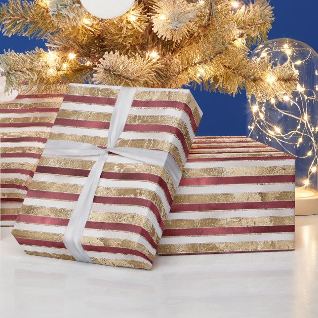 Red Gold White Stripes Geschenkpapier (Feiertage)