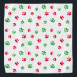 Red Green Paw Prints Muster auf White Holiday Halstuch<br><div class="desc">Zeigen Sie,  wie viel Sie Tiere mit dieser niedlichen roten und grünen Pfote Druck gemustert bandana Liebe. Wetten Sie,  dass Ihr Haustier es anziehen wird!</div>