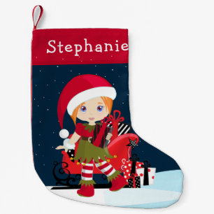 Red Hair Elf Girl mit Rudolph Weihnachts-Strumpf Kleiner Weihnachtsstrumpf