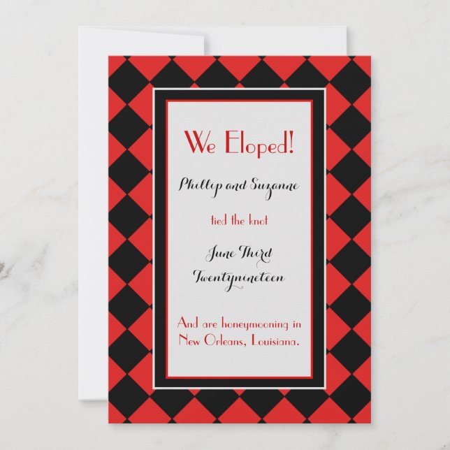 Red Harlequin Pattern Elopement Ankündigung (Vorderseite)