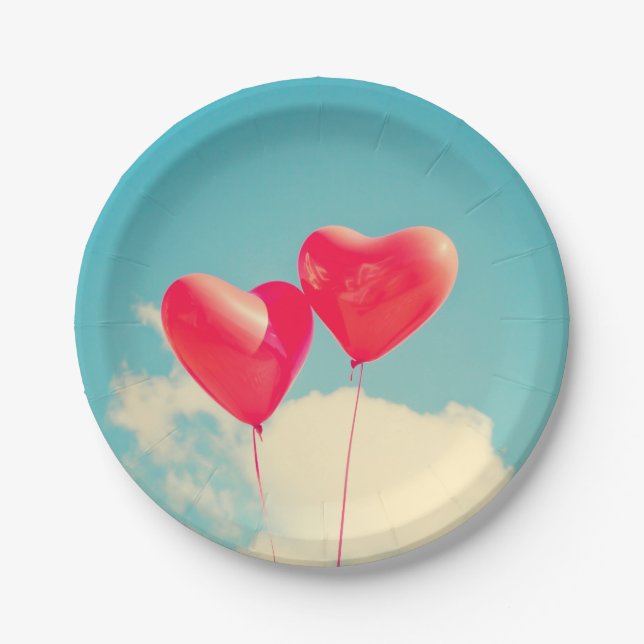 Red Heart Balloons gegen Wolken Himmel Pappteller (Vorderseite)
