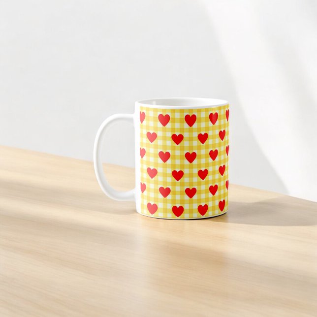 Red Heart Yellow Gingham Valentine's Day Gift Kaffeetasse (Von Creator hochgeladen)