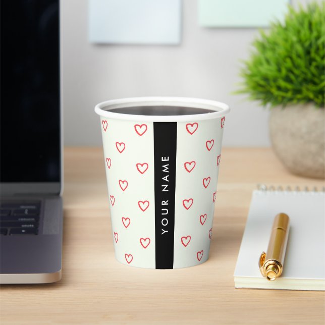Red Hearts Muster, Liebe, Ihr Name, Personalisiere Pappbecher (InSitu)