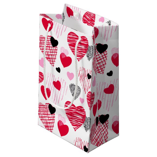 Red Hearts Pattern Valentine's Day Kleine Geschenktüte (Vorderseite Schrägansicht)