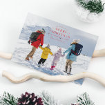 Red Holiday Kariert Foto Weihnachtskarte Feiertagskarte<br><div class="desc">Red Holiday Kariert Weihnachts-Fotokarte. Rote Typografie-Foto-Overlay mit koordinierender karierter Urlaubsmusterunterstützung.</div>