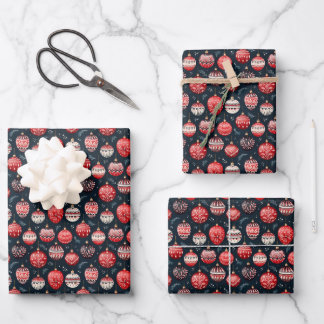 Red & Ivory Weihnachtsschmuck auf dunklem Hintergr Geschenkpapier Set