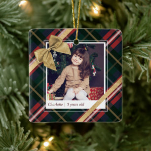 Red Kariert Gift Wrapped & Gold Bow Dieses Foto Keramikornament