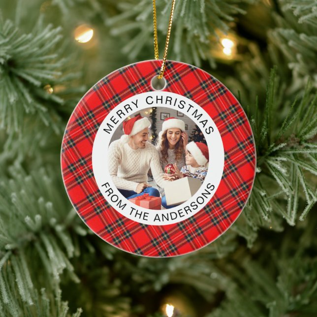 Red Kariert Modern Einfache Weihnachtsfamilie 2 Fo Keramik Ornament (Baum)