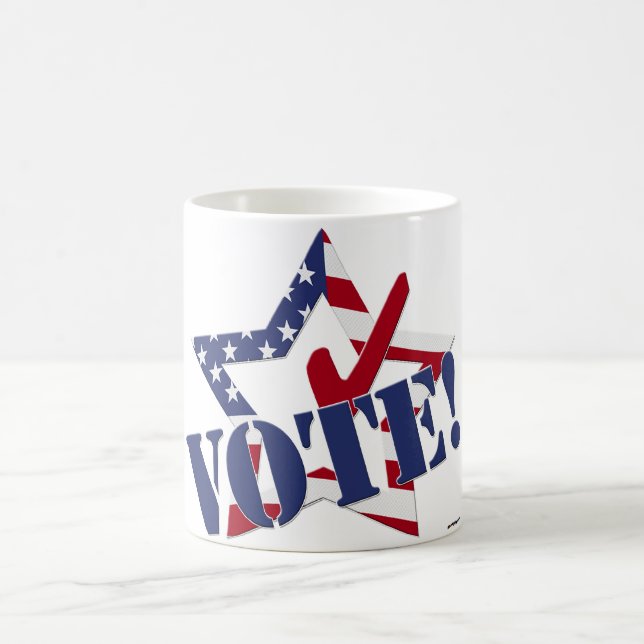 Red Karo Blue Voice mit US Flag Star Kaffeetasse (Mittel)