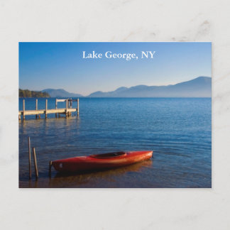 Red Kayak auf Lake George, NY Postkarte