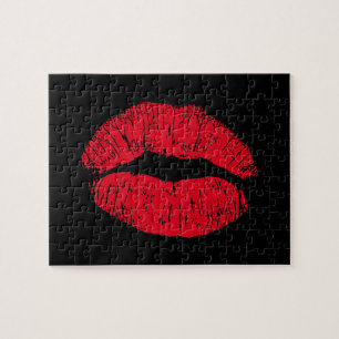 Red Kissing Lips auf schwarz