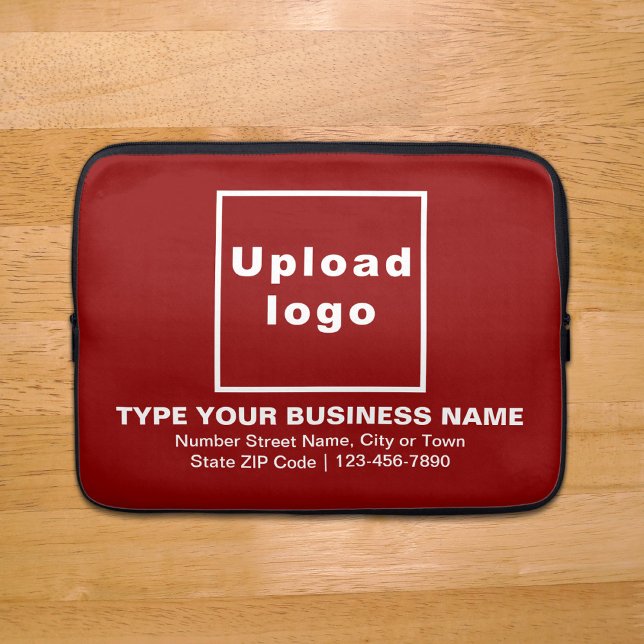 Red Laptop Sleeve mit Markenbezeichnung (Your business brand on red laptop sleeve.)