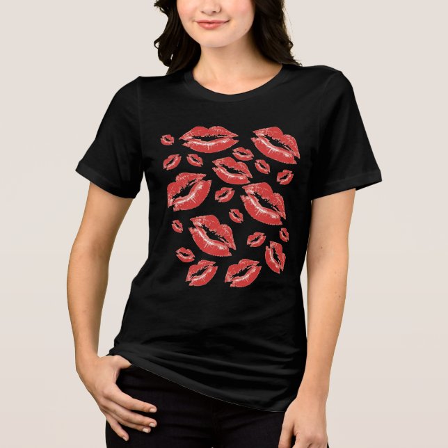 Red Lip Print Flirtatious Fun Tri-Blend Shirt (Vorderseite)